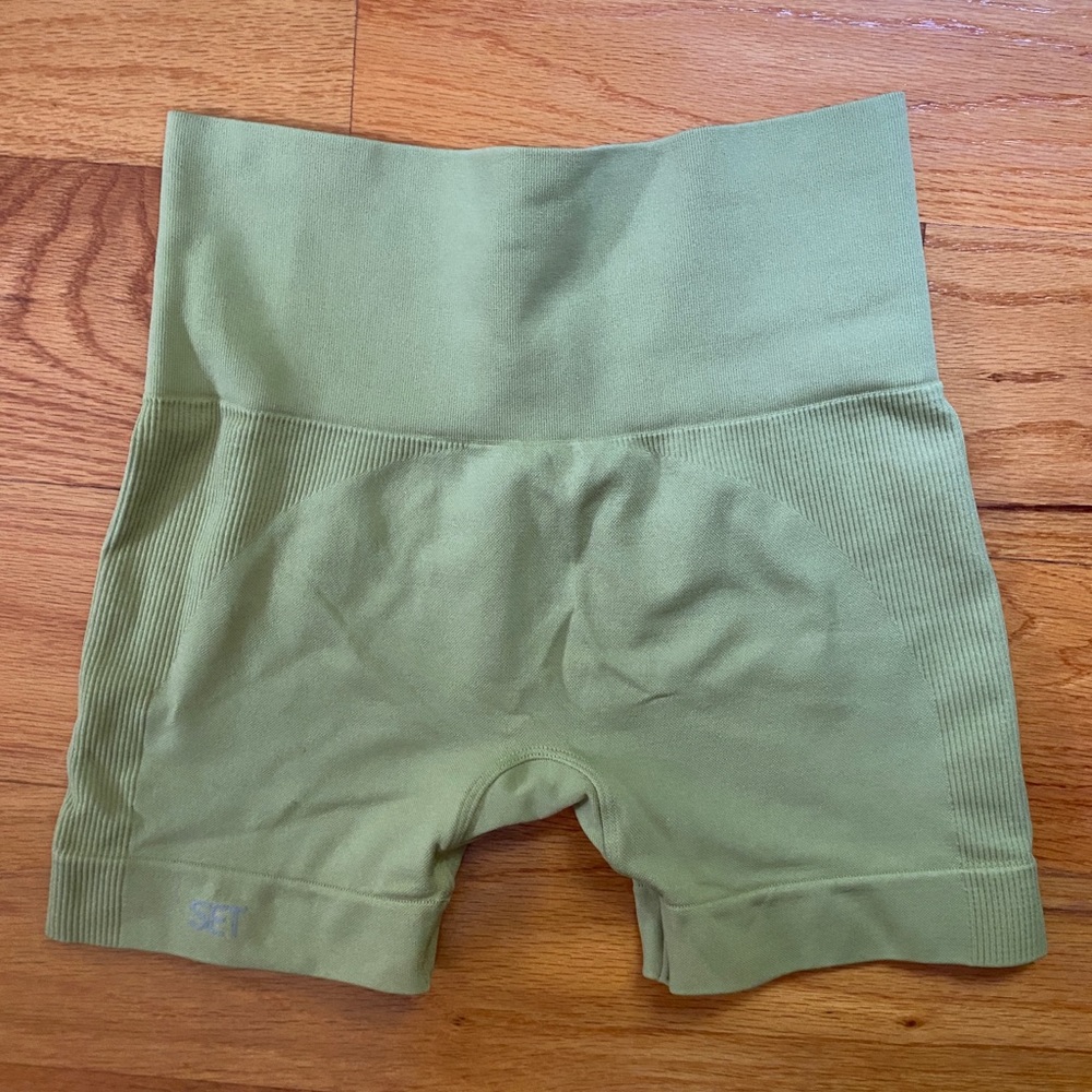 SET ACTIVE SHORTS